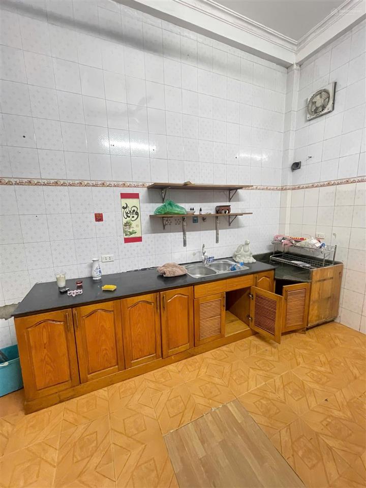 Cho thuê nhà riêng phố sài đồng, ô tô đỗ cửa, dt 40m2 x 4.5 tầng, mt 3.5m, 6 ngủ, giá 12,5 triệu/th