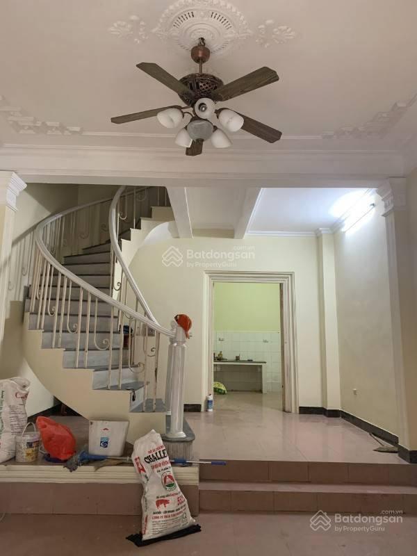 Cho thuê nhà riêng ô tô đỗ cửa phố minh khai giá 15 triệu, dt 53m2 x 4 tầng, mt 5m