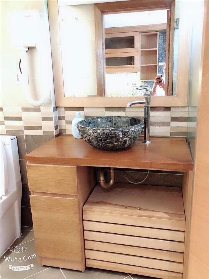Cho thuê tập thể tầng 4 phố trần hưng đạo, dt 50m, 1 ngủ, đầy đủ nội thất cao cấp, 12 triệu