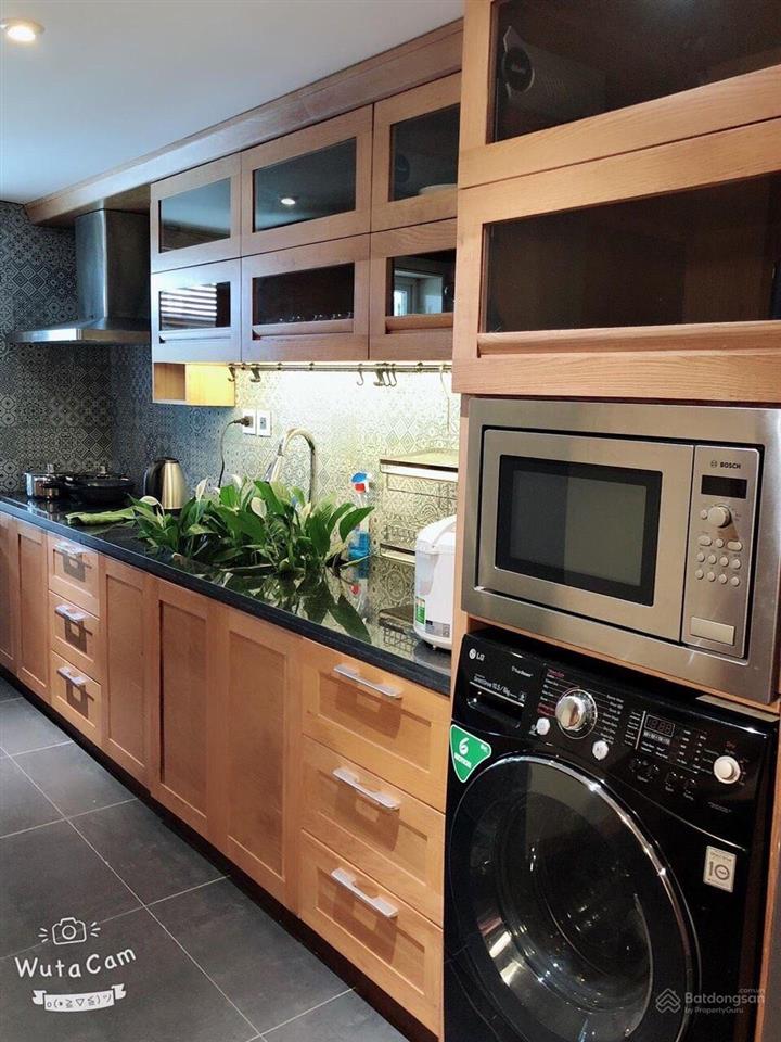 Cho thuê tập thể tầng 4 phố trần hưng đạo, dt 50m, 1 ngủ, đầy đủ nội thất cao cấp, 12 triệu