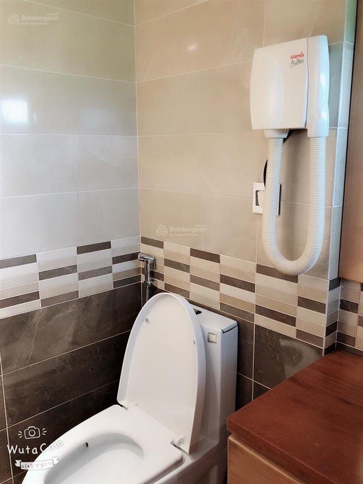 Cho thuê nhà tt tầng 4 tại phố trần hưng đạo, dt 50m2, 1 ngủ view đẹp thoáng, giá 12,5 triệu