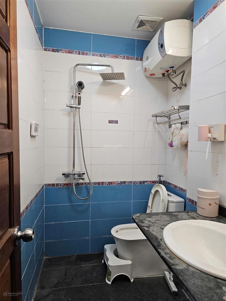 Cho thuê nhà riêng tại tây hồ, full nội thất sang trọng, chỉ xách vali vào ở (99 âu cơ)
