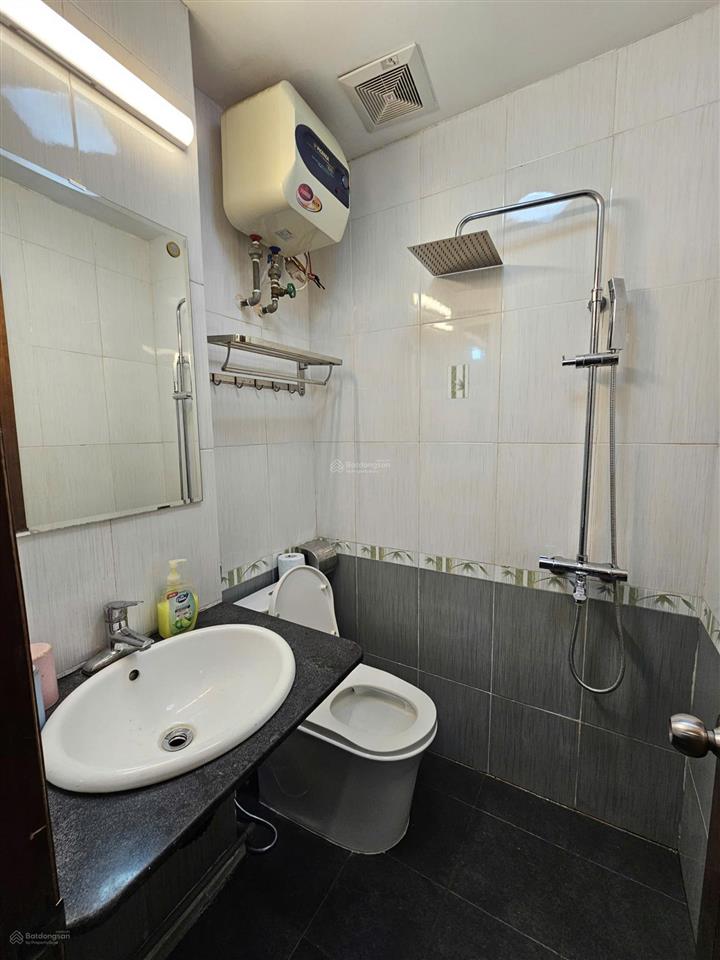 Cho thuê nhà riêng tại tây hồ, full nội thất sang trọng, chỉ xách vali vào ở (99 âu cơ)
