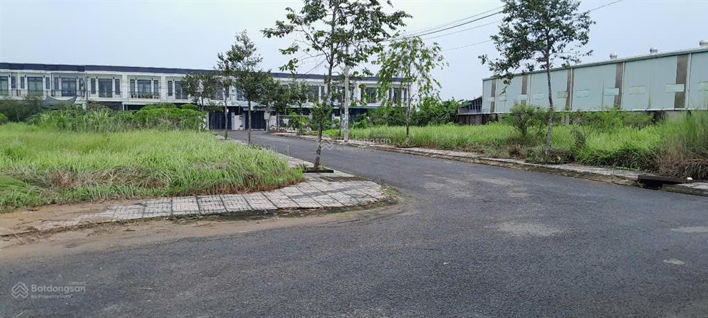 Kẹt tiền cần bán gấp lô đất đẹp sau chợ bình chánh