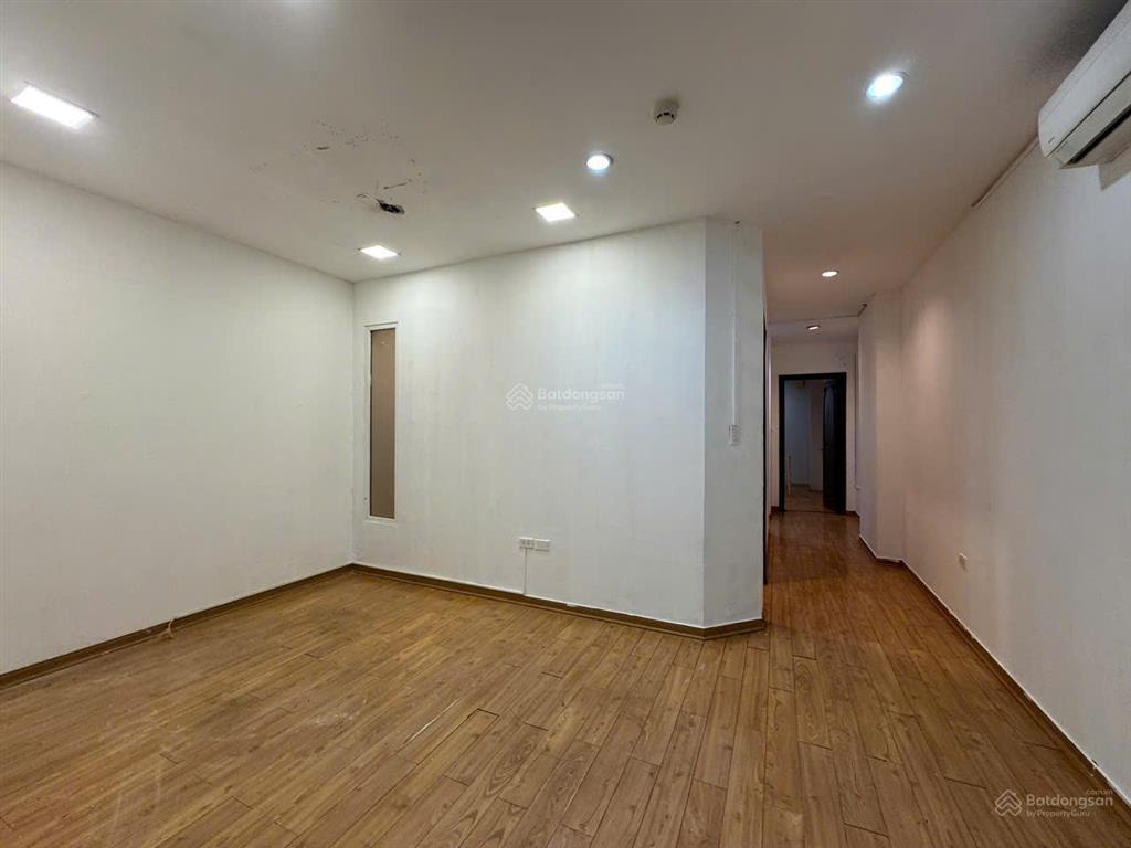 Cho thuê mặt bằng kinh doanh tầng 1, mặt phố mai hắc đế 90m2 giá chỉ 25 triệu