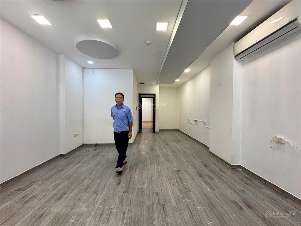 Cho thuê mặt bằng kinh doanh tầng 1, mặt phố mai hắc đế 90m2 giá chỉ 25 triệu