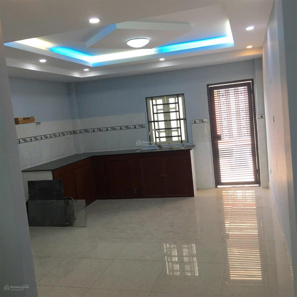 Cho thuê nhà nguyên căn quận 9, phường phú hữu, 4pn, 3wc, 8tr/tháng