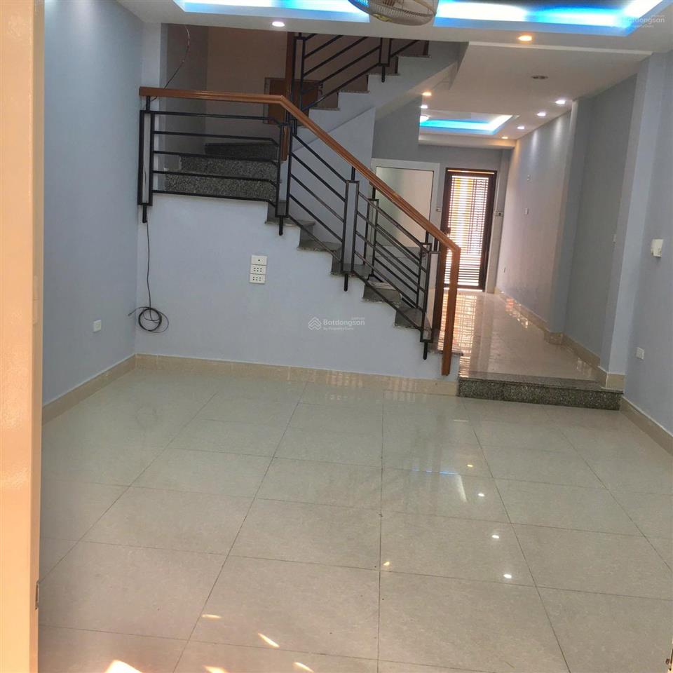 Cho thuê nhà nguyên căn quận 9, phường phú hữu, 4pn, 3wc, 8tr/tháng