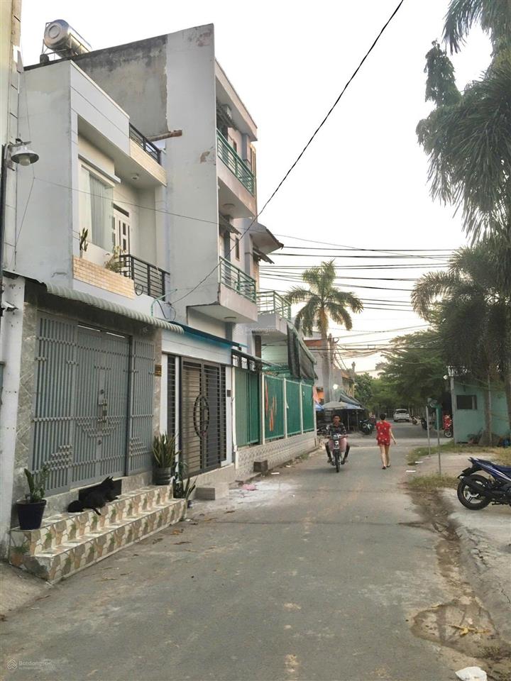 Cho thuê nhà nguyên căn xã phong phú, giáp q8, nvl, 3pn, 7tr  gần chợ phú lạc