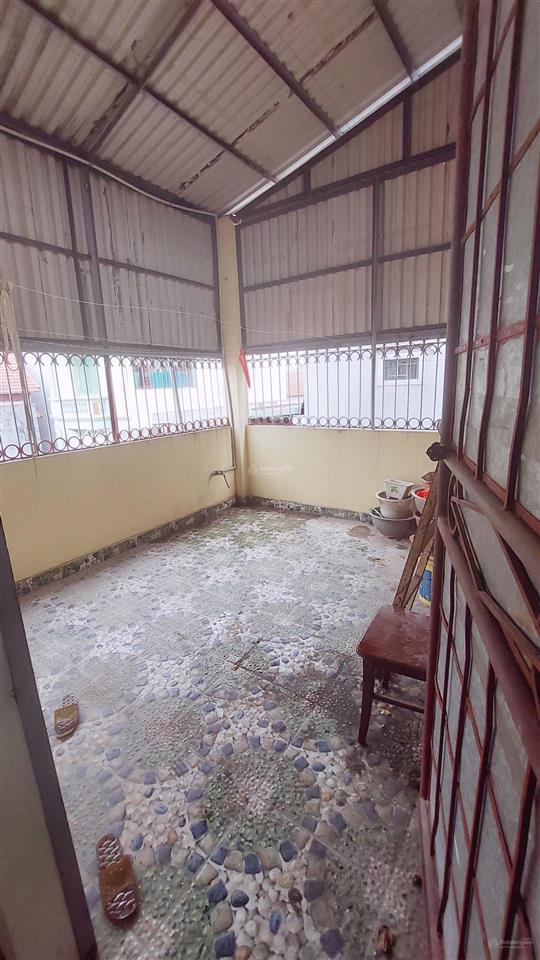 Cc cần bán gấp nhà 52m2, mt 6m ngõ 73 phố đức diễn  3 mặt ngõ  gần ô tô (xe đỗ thoải mái)