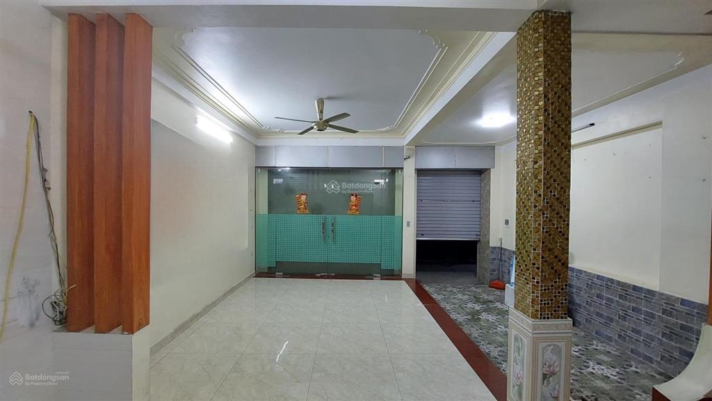 Cc cần bán gấp nhà 52m2, mt 6m ngõ 73 phố đức diễn  3 mặt ngõ  gần ô tô (xe đỗ thoải mái)