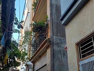 Cc cần bán gấp nhà 52m2, mt 6m ngõ 73 phố đức diễn  3 mặt ngõ  gần ô tô (xe đỗ thoải mái)