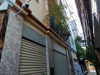 Cho thuê nhà 4 tầng 52 m2, 5 phòng 4 vệ sinh cách oto đỗ 20m, ngõ 73 đức diễn, phú diễn,