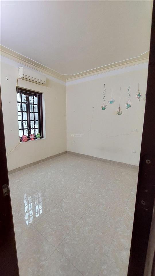 Cho thuê nhà 4 tầng 52 m2, 5 phòng 4 vệ sinh cách oto đỗ 20m, ngõ 73 đức diễn, phú diễn,