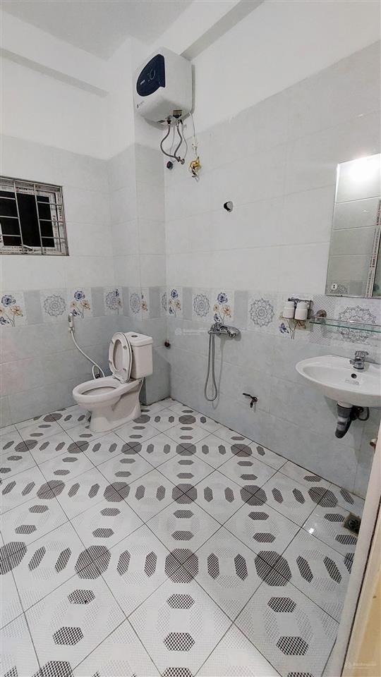 Cho thuê nhà 4 tầng 52 m2, 5 phòng 4 vệ sinh cách oto đỗ 20m, ngõ 73 đức diễn, phú diễn,