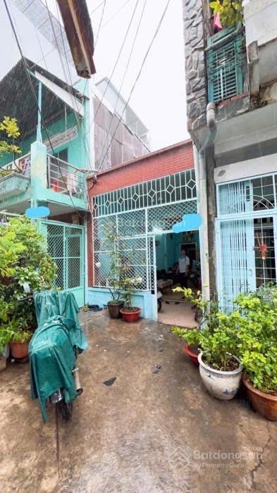 Nhà đẹp q4 tphcm hẻm 3 gác rộng rãi