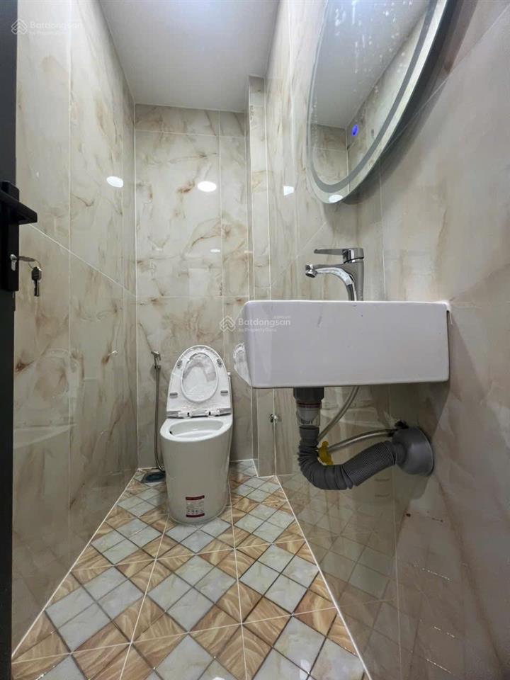 Nhà đẹp mặt tiền đoàn văn bơ p16 q4