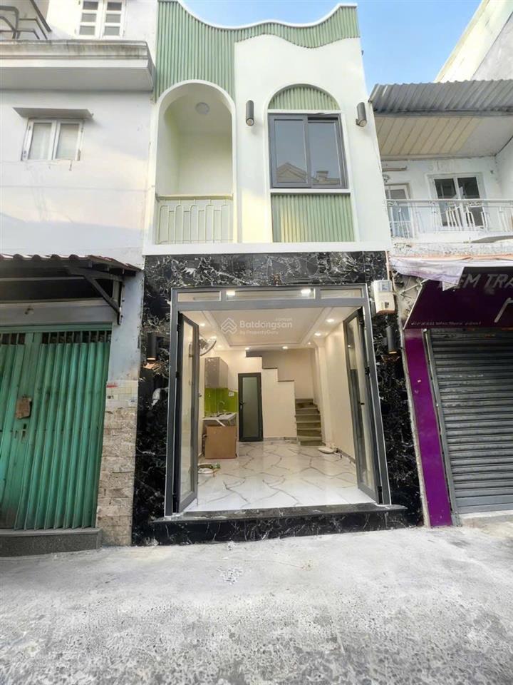 Nhà đẹp mặt tiền đoàn văn bơ p16 q4