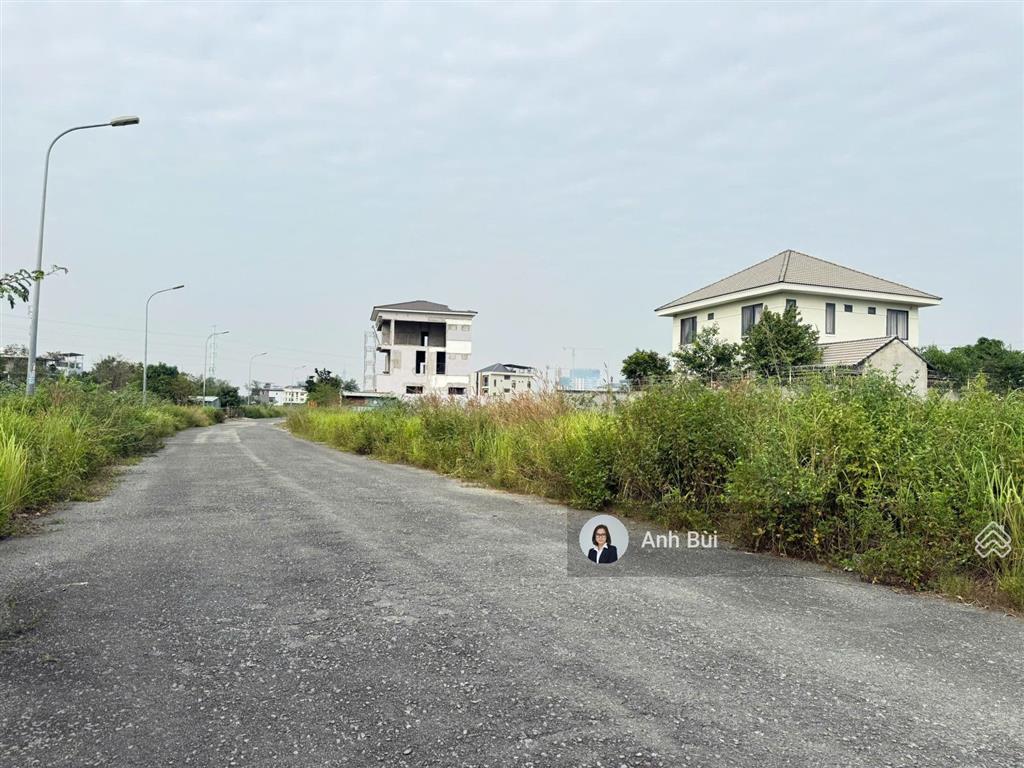 Giá hời! lô biệt thự mặt sông kdc phú nhuận. không bị đối nhà. hướng đông nam mát đường 16m cực đẹp