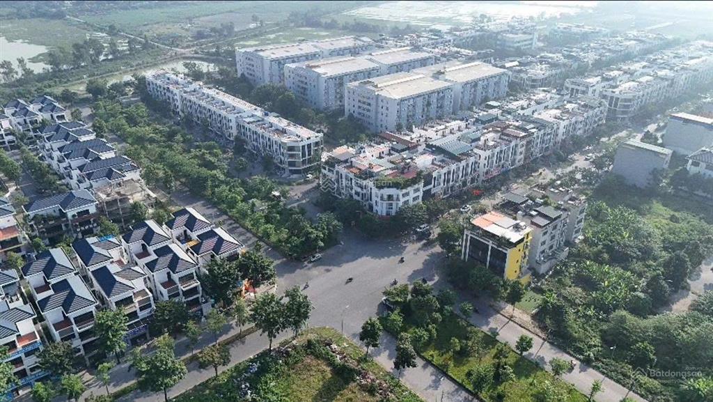 Bán đất nền dự án tại khu đô thị thanh hà mường thanh, giá ưu đãi 63 triệu / m2, 225 m2 hướng đông