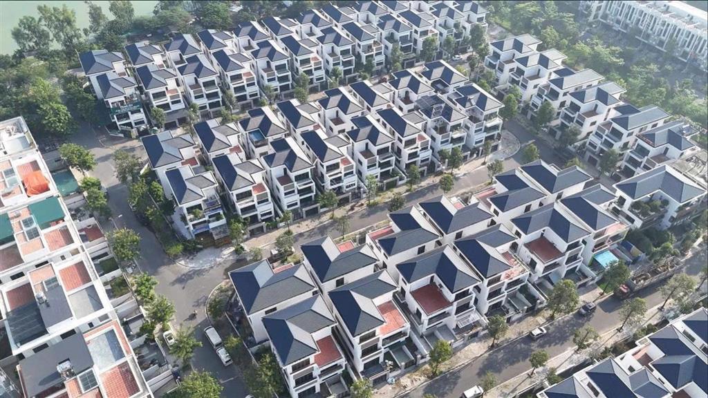 Bán đất khu đô thị thanh hà cienco 5, giá 6 tỷ 85m mặt tiền 5m, hợp đồng cọc với cđt mường thanh