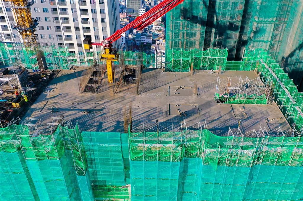 Bán căn 3pn the grand manhattan tầng cao view q1 tặng kèm suất đậu xe hơi định danh gía rẻ nhất tt