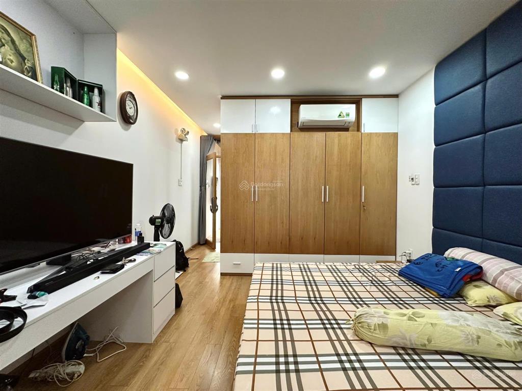 Bán nhà phố quận 1 khu tân định 4.2x16.6m gần hai bà trưng
