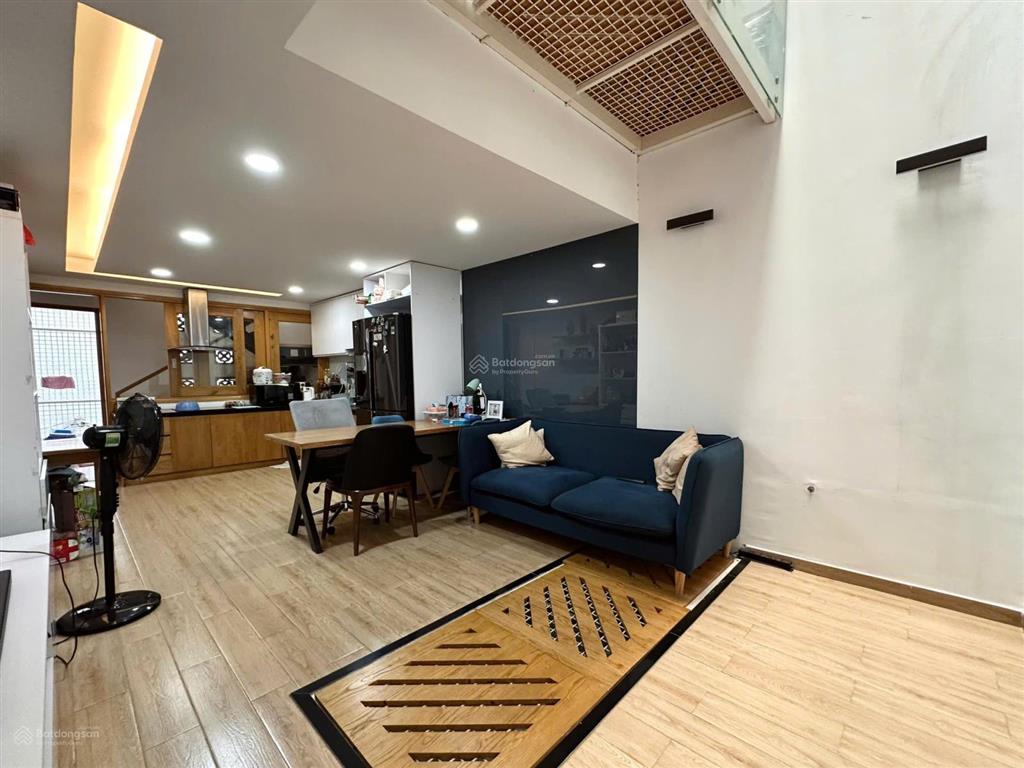 Bán nhà phố quận 1 khu tân định 4.2x16.6m gần hai bà trưng