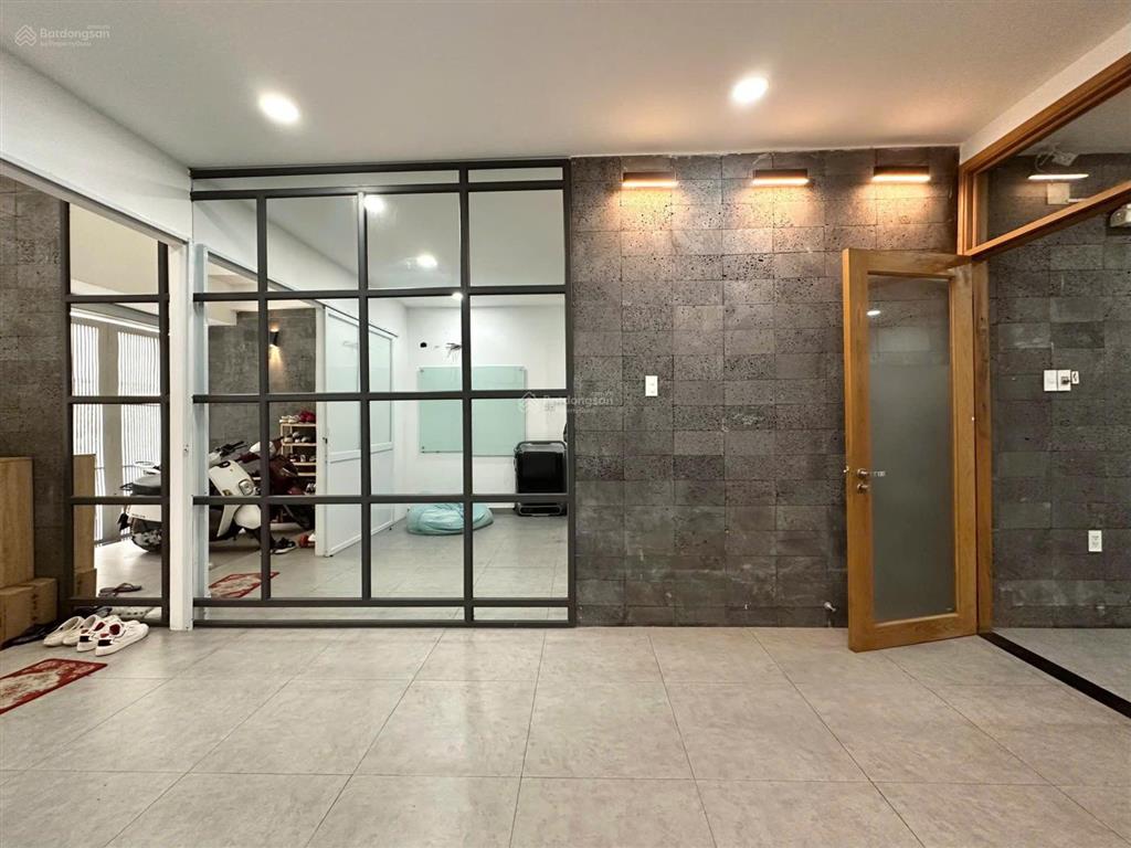 Bán nhà phố quận 1 khu tân định 4.2x16.6m gần hai bà trưng