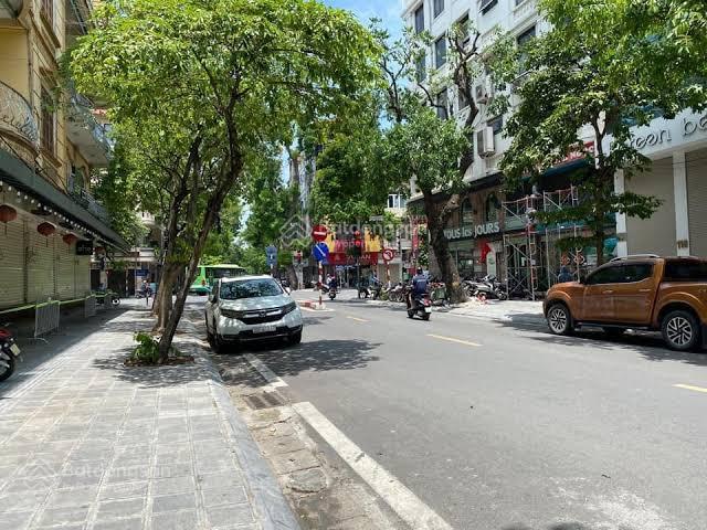 Bán nhà mặt phố tại nguyễn văn huyên, 55m2, 7 tầng, thang máy, thông sàn, vp, spa, vỉa hè 8m, 34 tỷ