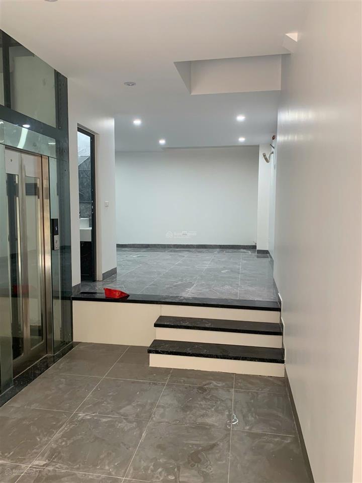 Cho thuê văn phòng 65m2,thang máy giá ưu đãi 20 triệu/tháng tại ngõ 39đông ngạc,bắc từ liêm,hà nội