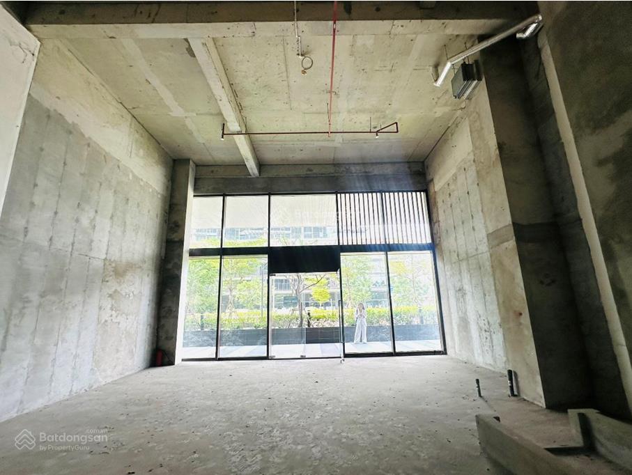 Cho thuê căn shophouse galleriametropole mặt tiền đường lớn kế bên highlands, làm việc chính chủ