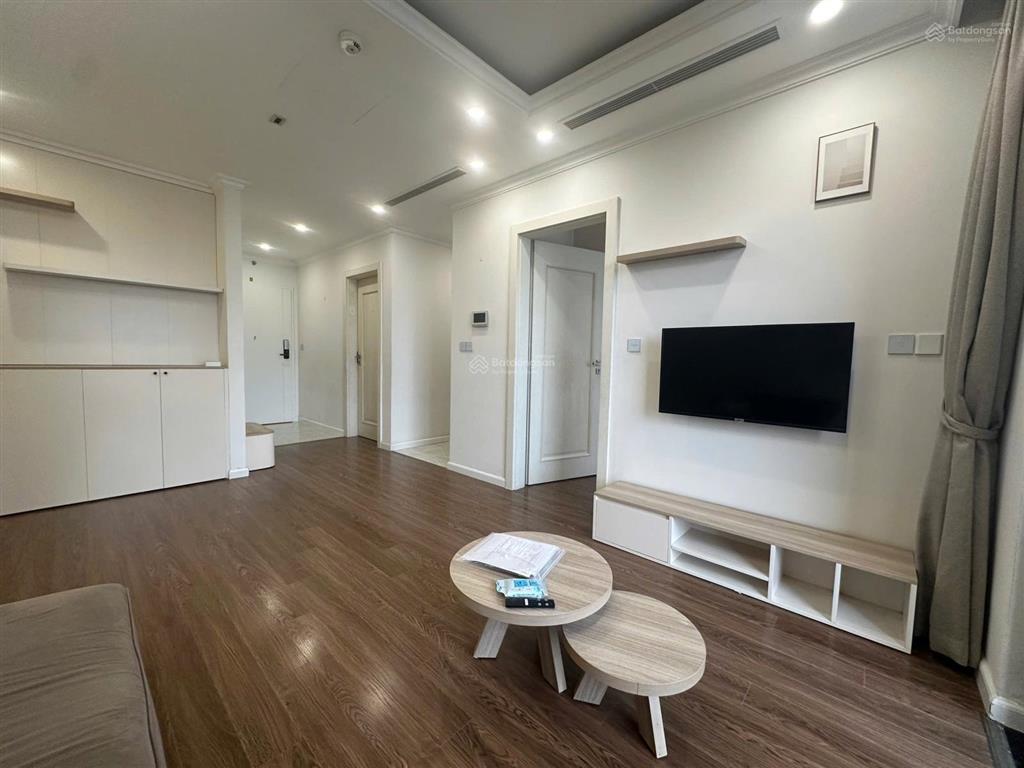 Chính chủ cần tiền bán căn 2 ngủ 60m, giá hời, sổ đỏ chính chủ