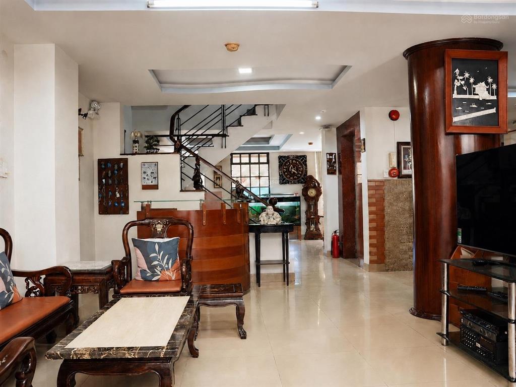 Chính chủ cần bán tòa nhà khách sạn 4t quận bình thạnh dt 140m2, 18 phòng, hẻm ô tô, giá 25 tỷ tl
