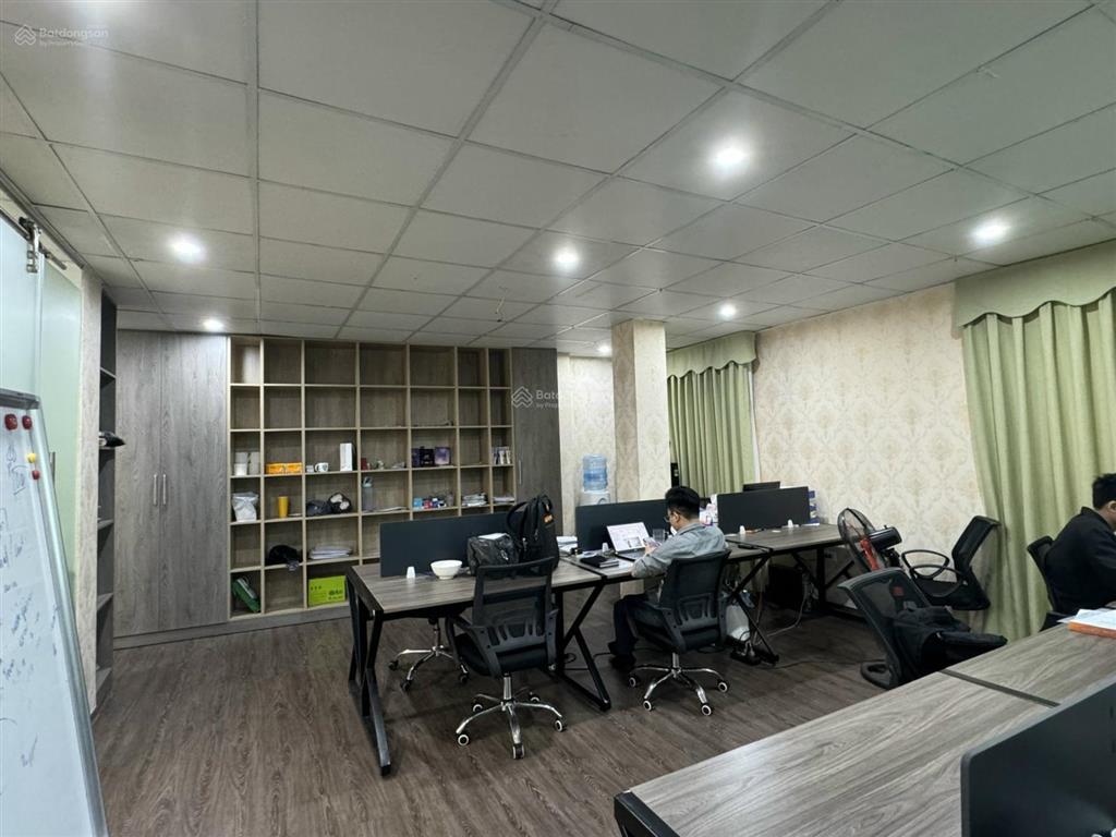 Cho thuê văn phòng tầng 6 tòa nhà 210 trung kính, cầu giấy