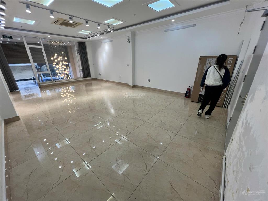 Chính chủ cho thuê mặt bằng kinh doanh tầng 1 số 2a đỗ quang, trung hòa, cầu giấy giá 25tr/tháng