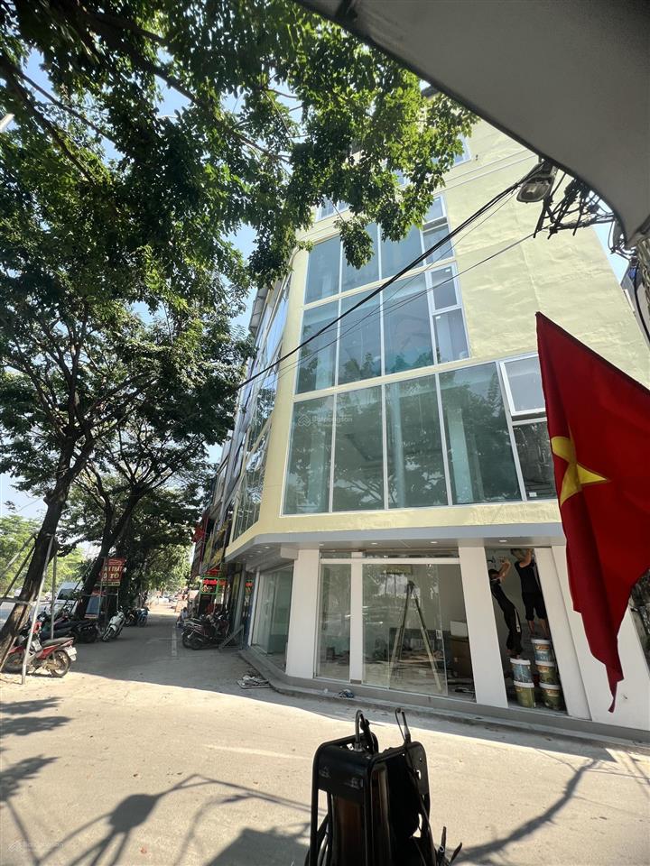Cho thuê gấp nhà mặt phố 204 võ chí công, 55 triệu, 300 m2 đẹp, nhiều tiện ích