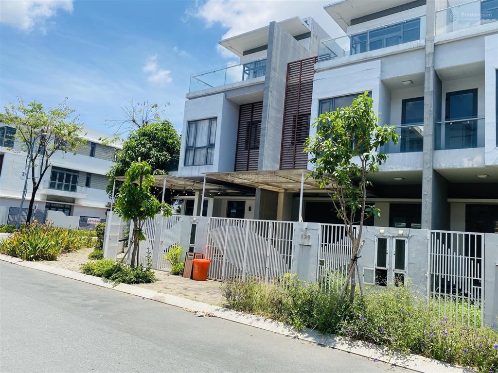 Cần bán nhà phố vườn phố đông village quận 2 khi chủ đi nước ngoài, giá chỉ 12,7 tỷ. đt 0908 137 ***