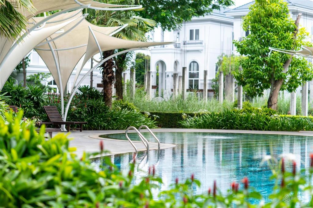Bán biệt thự đơn lập sol villas 327m2 giá tốt 39 tỷ nằm trong phodong village q2  đt 0908 137 ***