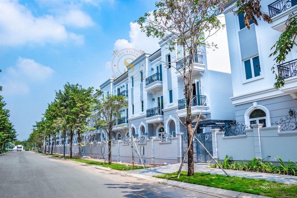 Bán biệt thự đơn lập sol villas 327m2 giá tốt 39 tỷ nằm trong phodong village q2  đt 0908 137 ***