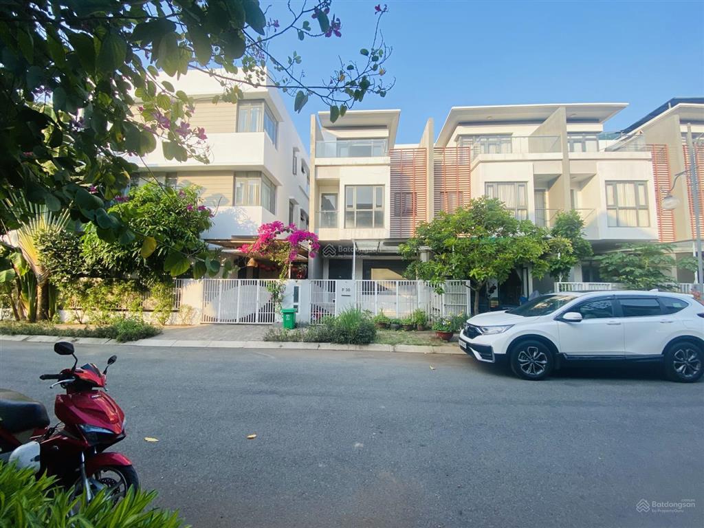 Bán biệt thự vườn phố đông village full nội thất, đã sổ giá tốt 13,5 tỷ  hotline 0908 137 ***