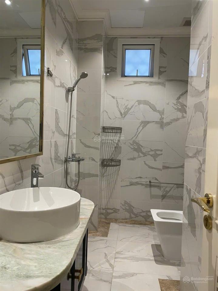 Bán nhà mặt phố tại đường cách mạng tháng tám, quận 3. dt 5*15m. dt 78 m2. giá chỉ 27,5 tỷ