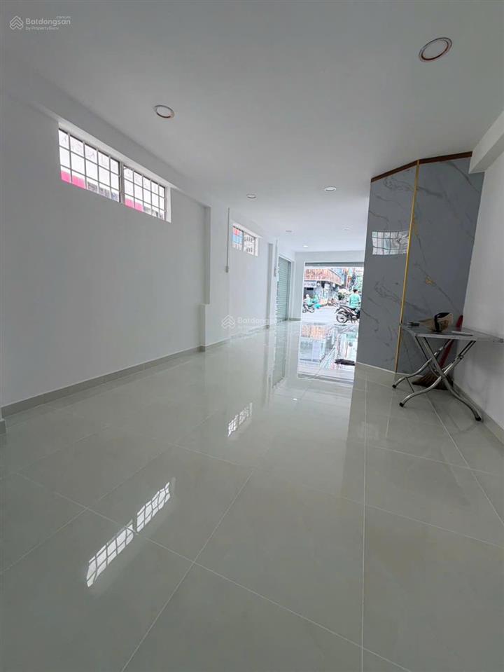 Bán nhà góc 2 mặt tiền rẻ nhất đường sư vạn hạnh. dt 4*17m. sẵn 2 tầng, hđt 60tr/tháng