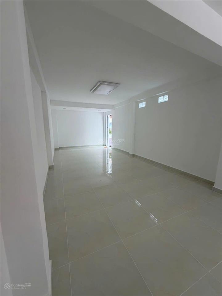 Bán nhà góc 2 mặt tiền rẻ nhất đường sư vạn hạnh. dt 4*17m. sẵn 2 tầng, hđt 60tr/tháng