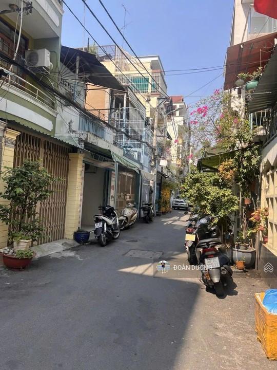 Bán nhà mặt tiền hẻm xe hơi 207 đường 3 tháng 2. dtcn 88m2. cỗ máy in tiền 80 triệu/tháng