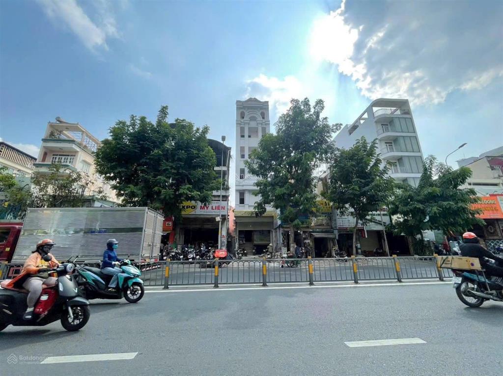 Tòa nhà mt lý thái tổ quận 10. dt 5x22m. kc hầm  6 lầu, mái che. đáng mua nhất bây giờ