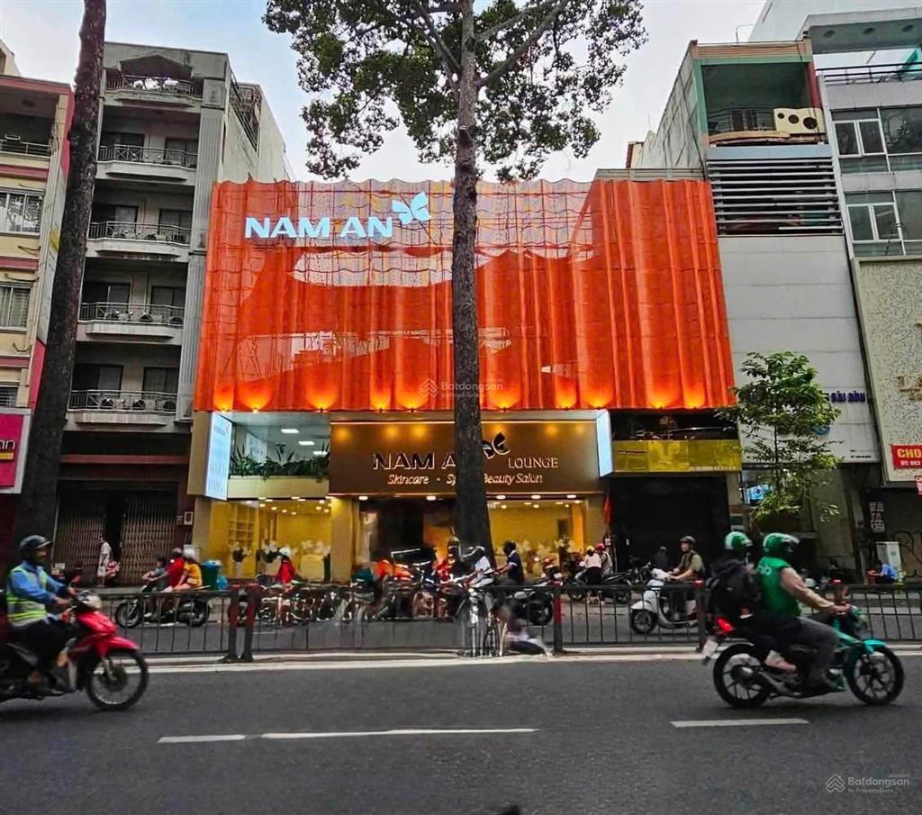 Bán nhà mặt tiền hiếm có, giá tốt tại đường 3 tháng 2, phường 12, quận 10. dtcn 460m2