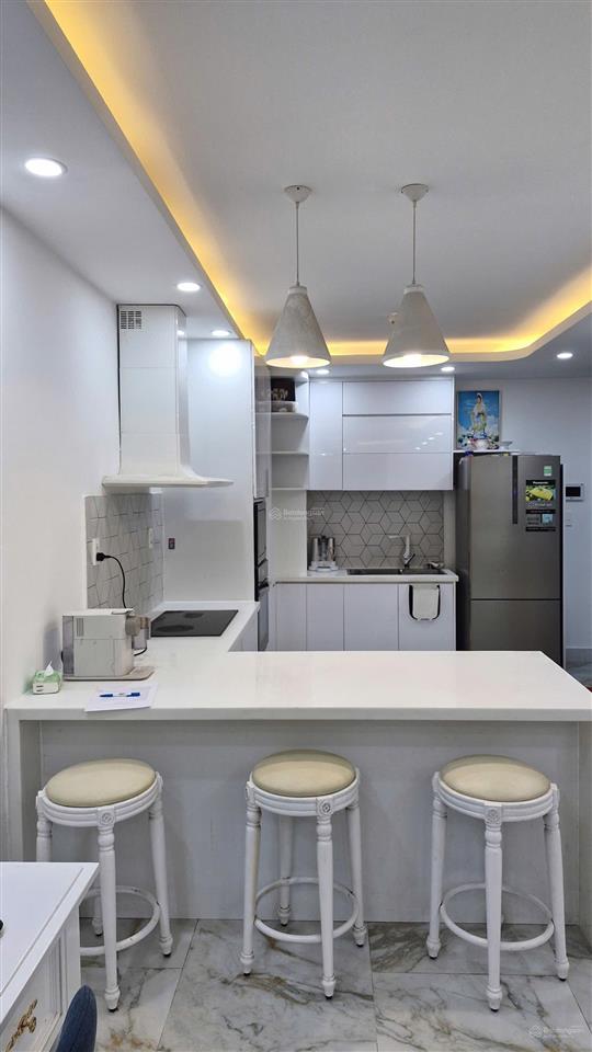 Saigon south bán căn hộ 2pn, dt 71m2, giá 6 tỷ.  0932 011 ***