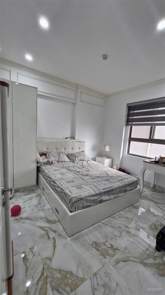 Saigon south bán căn hộ 2pn, dt 71m2, giá 6 tỷ.  0932 011 ***