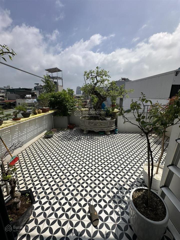 Bán nhà riêng phố trúc bạch 6 tầng  1 nhà ra ô tô  sổ đỏ riêng biệt  chỉ 3 tỷ